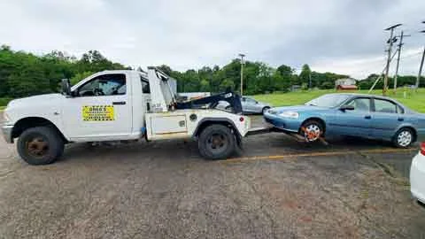 New Castle PA Tow Truck